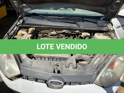 LOTE 016 - Automóvel