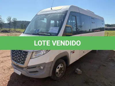 LOTE 008 - Microônibus