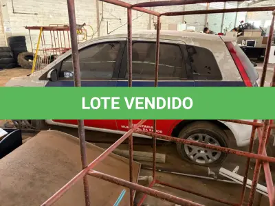 LOTE 004 - Automóvel