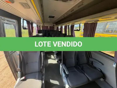 LOTE 008 - Microônibus