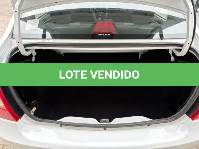 LOTE 008 - Automóvel
