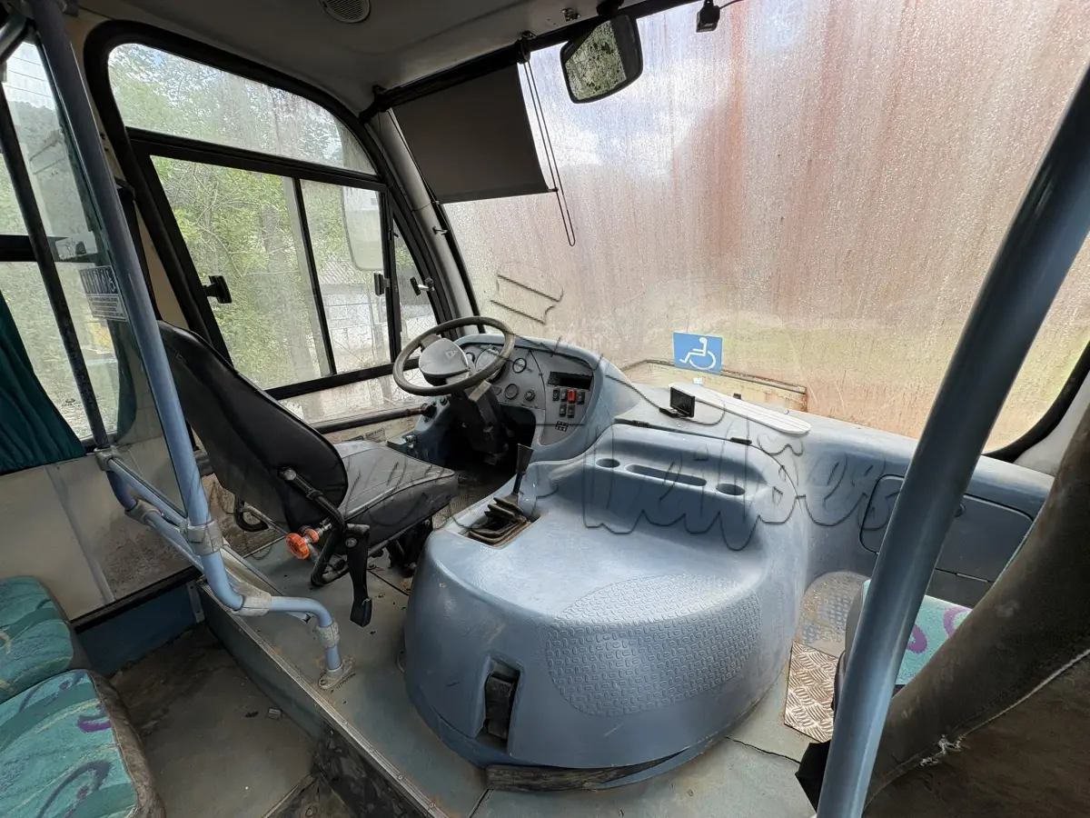 LOTE 008 - Ônibus