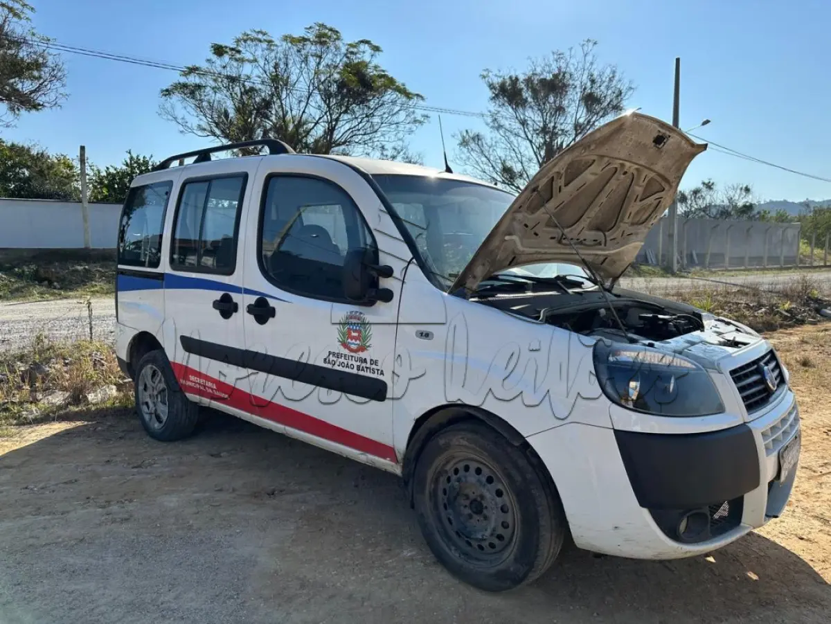 LOTE 011 - Automóvel