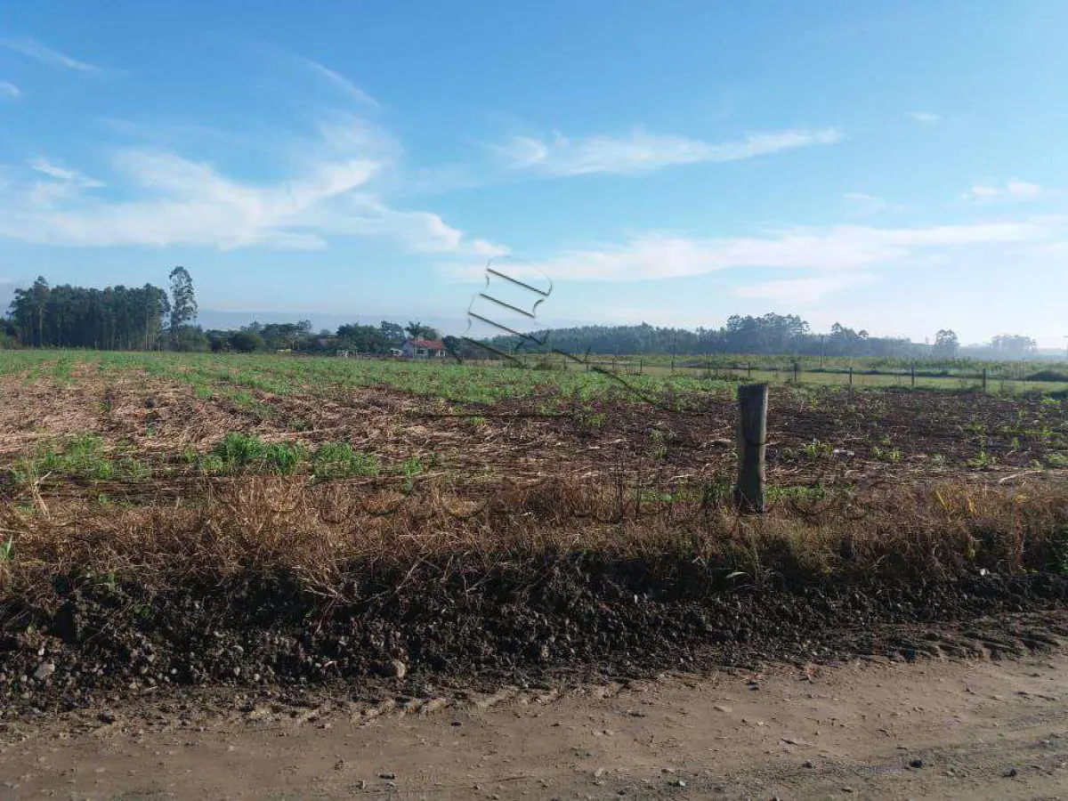 LOTE 001 - Terreno e  residencia na cidade de Ararangua