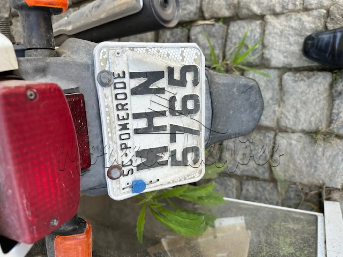 LOTE 003 - Motocicleta