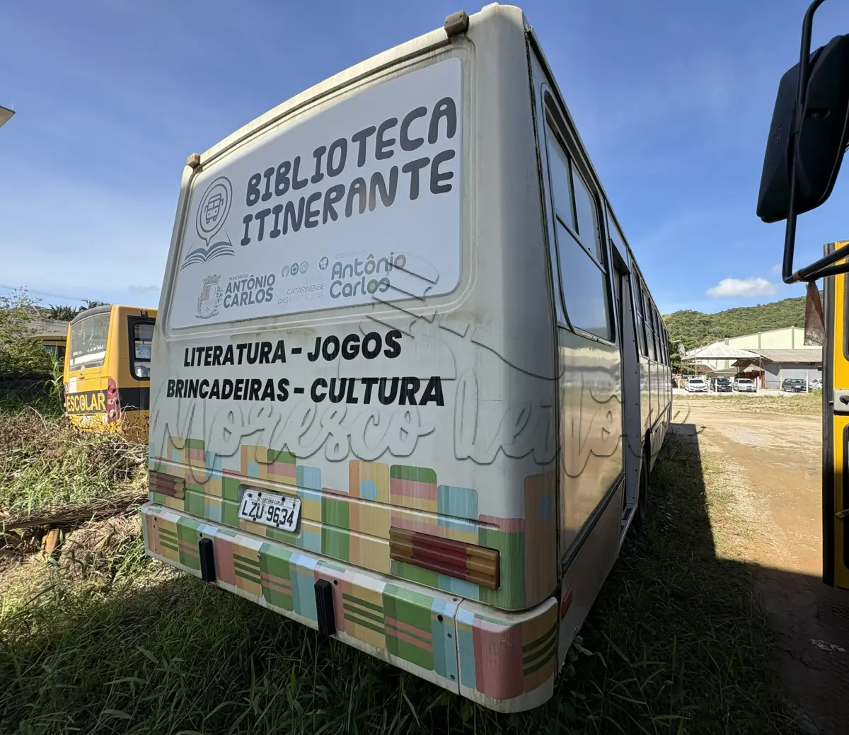 LOTE 011 - Ônibus