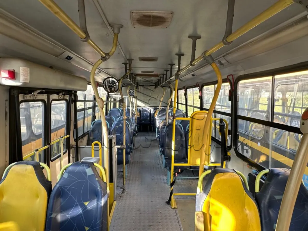 LOTE 025 - Ônibus