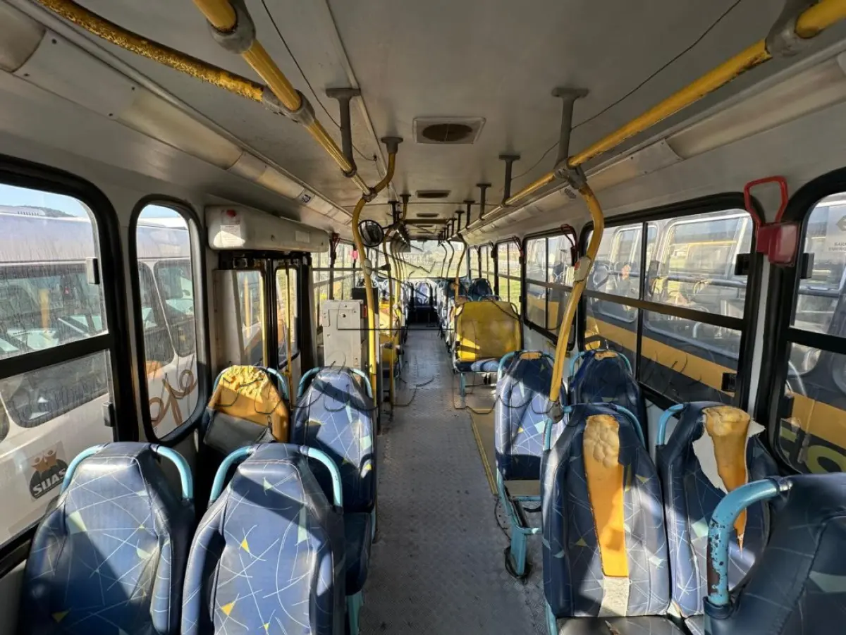 LOTE 024 - Ônibus