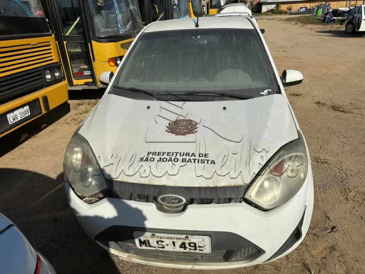 LOTE 016 - Automóvel