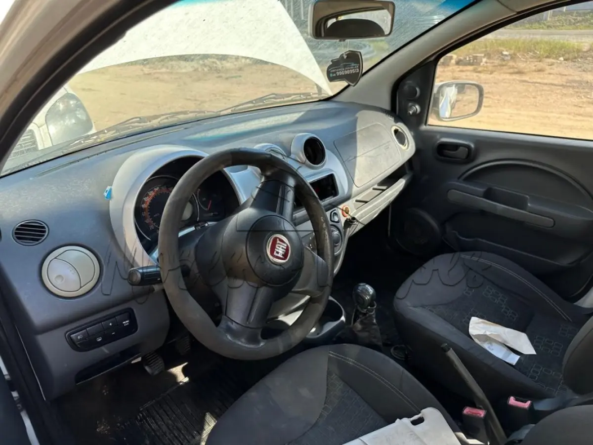 LOTE 009 - Automóvel