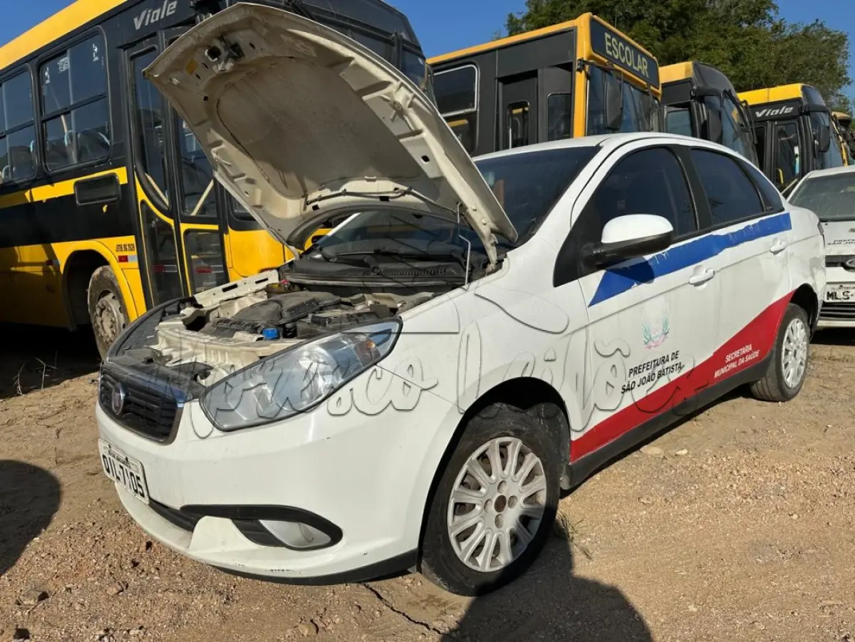 LOTE 015 - Automóvel