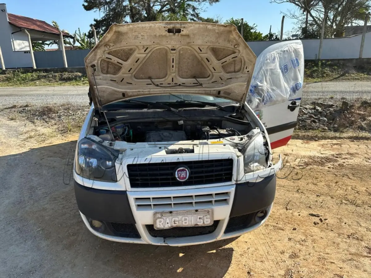 LOTE 011 - Automóvel