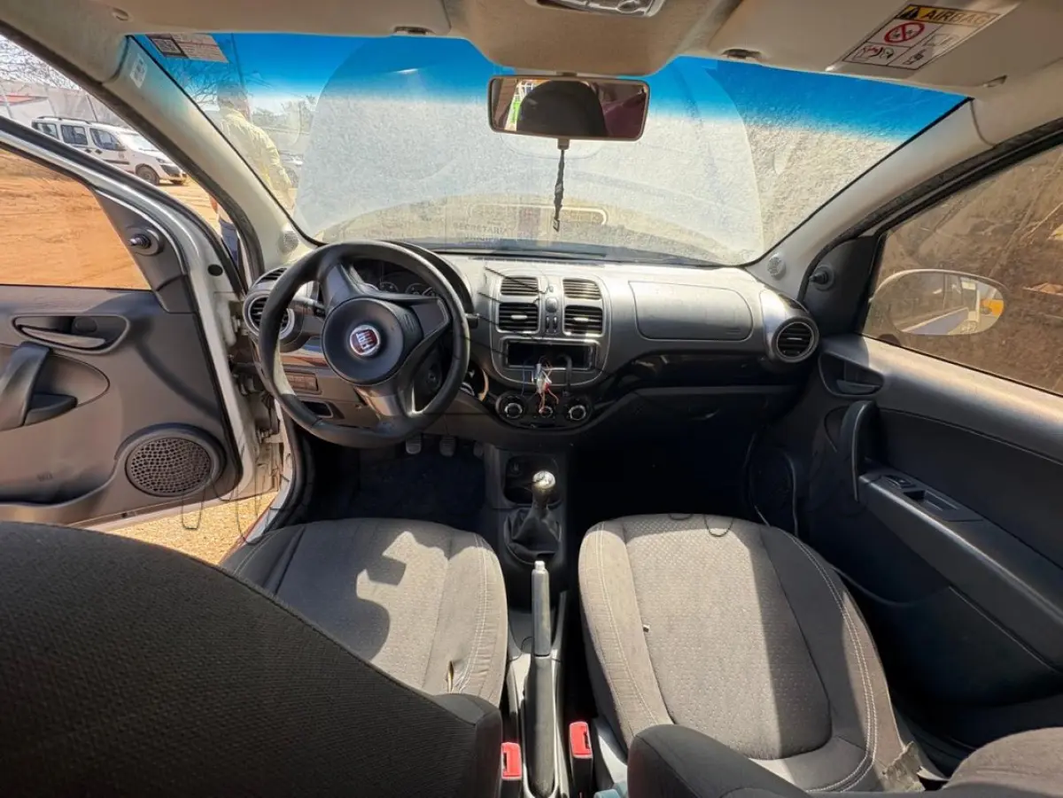 LOTE 014 - Automóvel