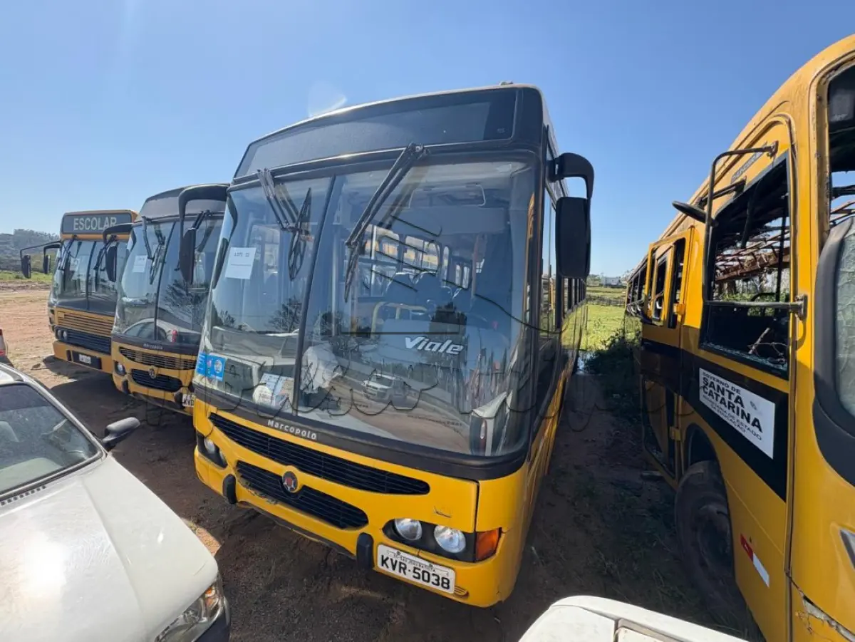 LOTE 023 - Ônibus