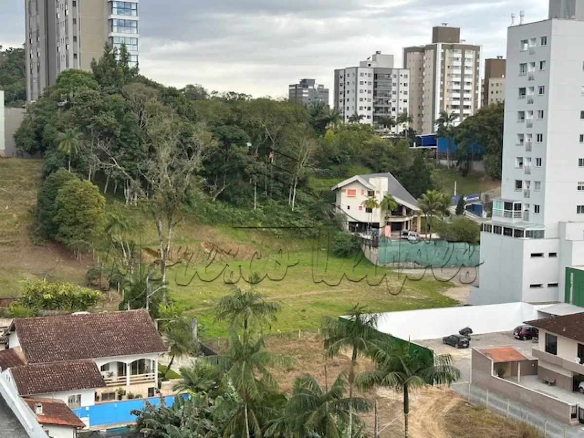 LOTE 001 - Terreno com área de 4.471,14m²