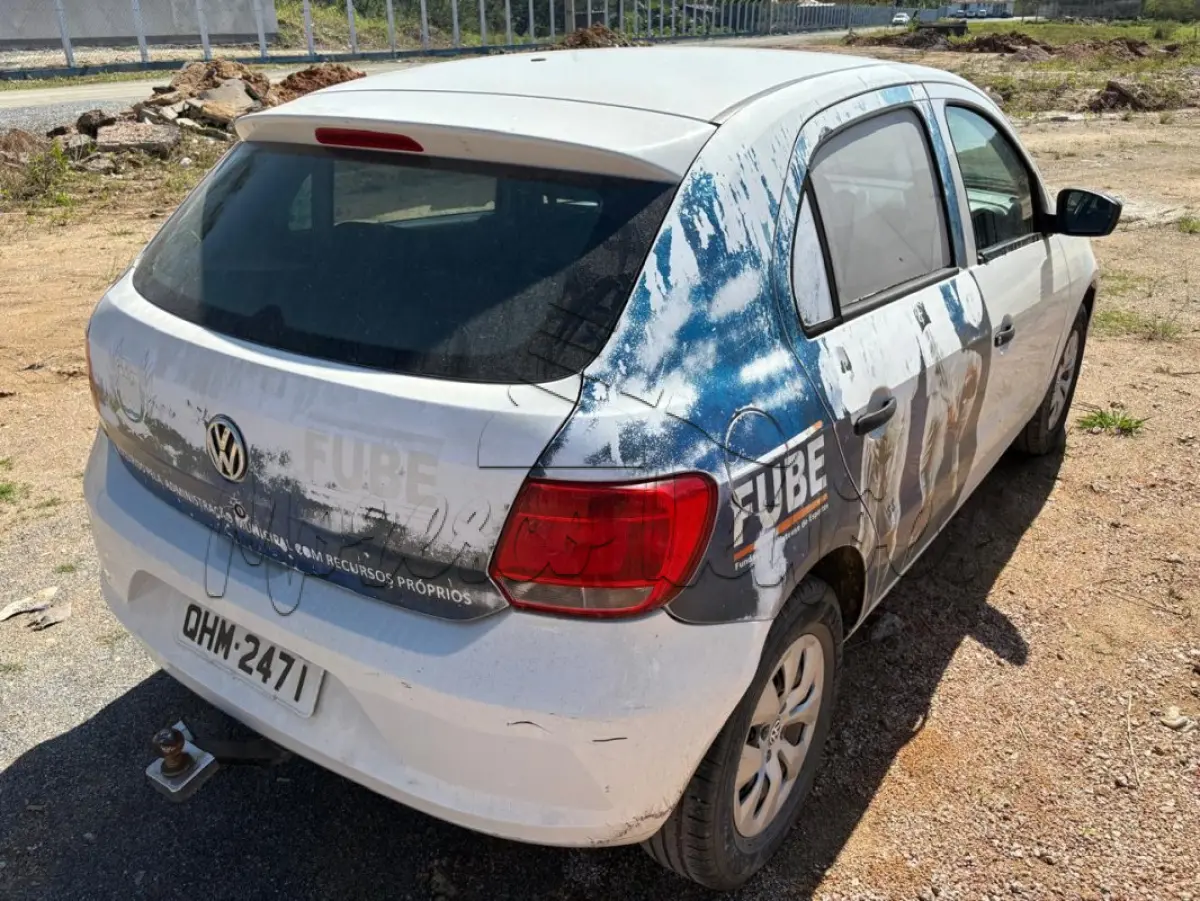 LOTE 018 - Automóvel