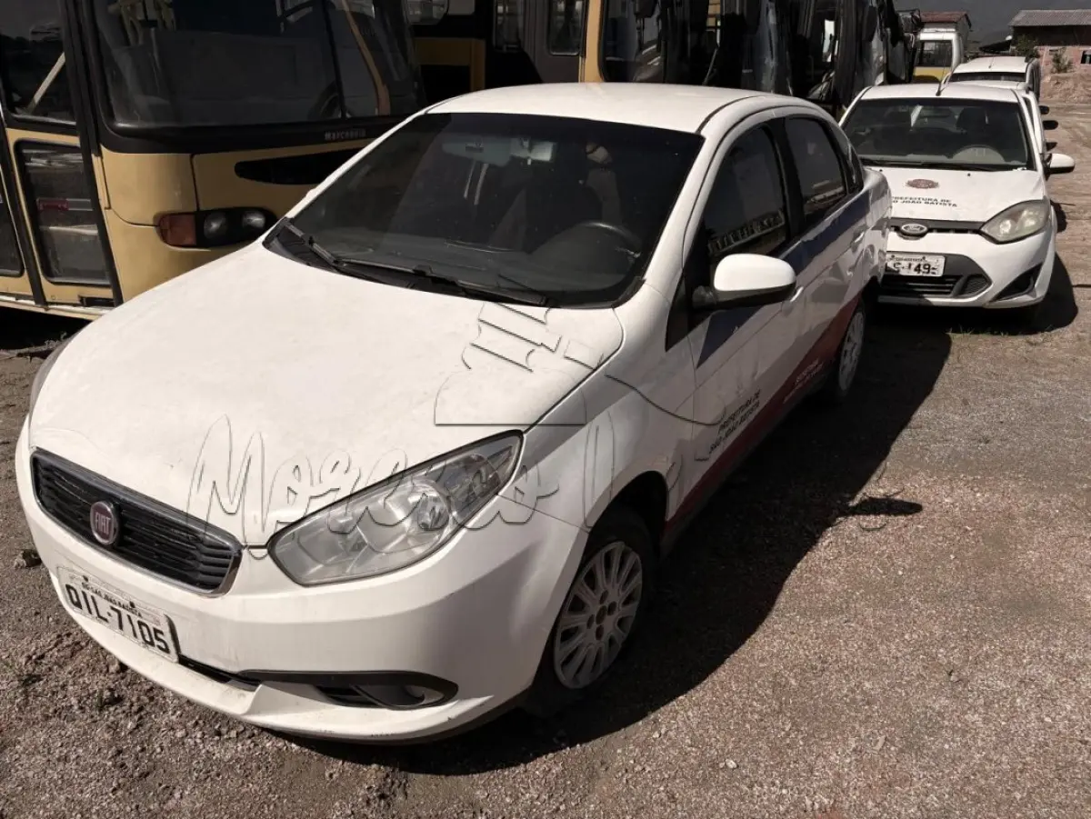 LOTE 015 - Automóvel