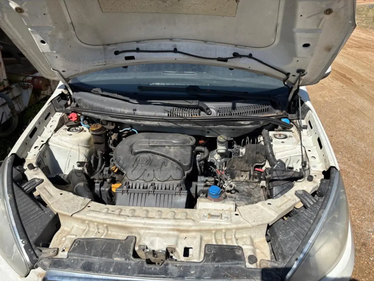 LOTE 014 - Automóvel