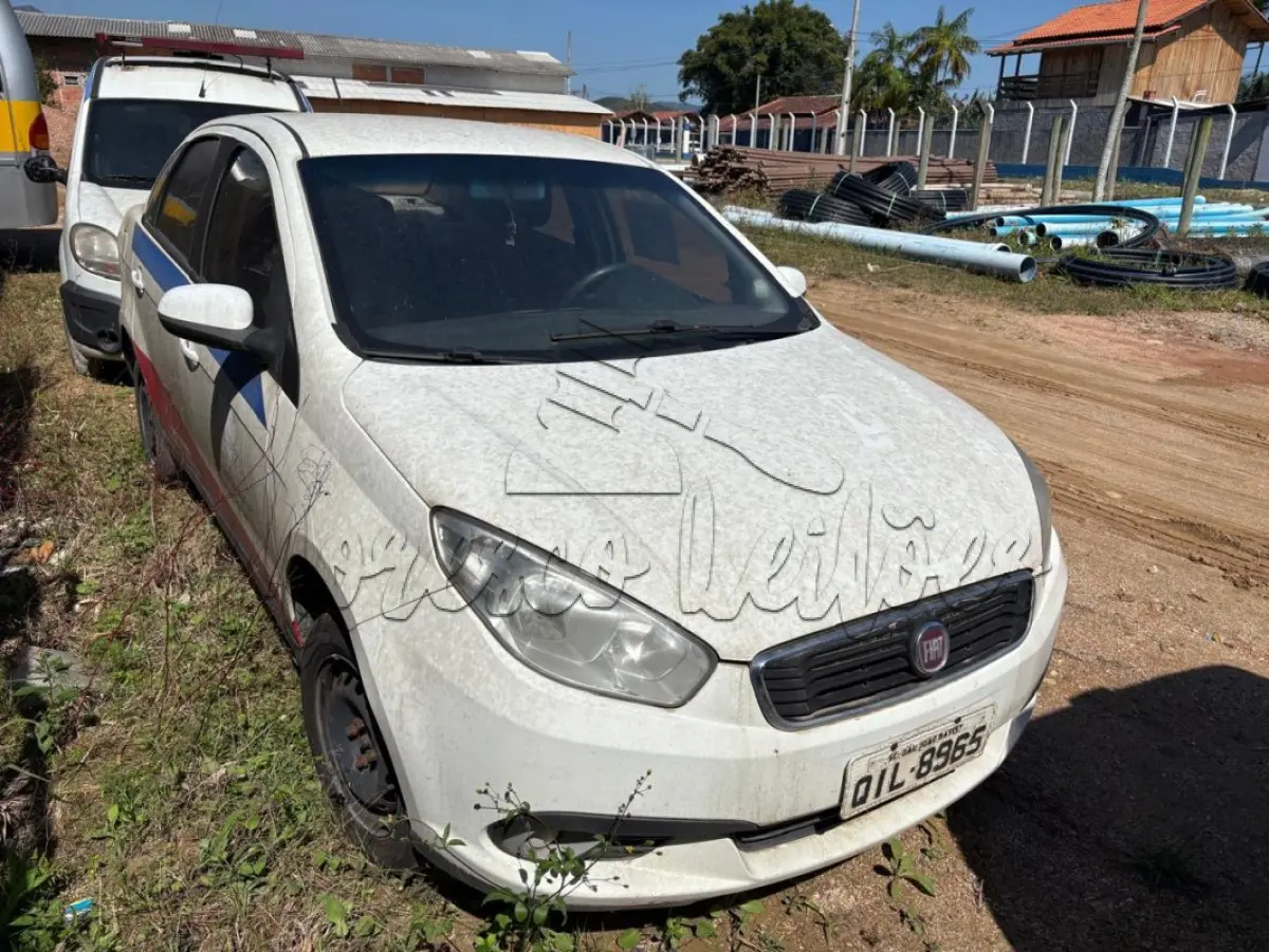 LOTE 014 - Automóvel