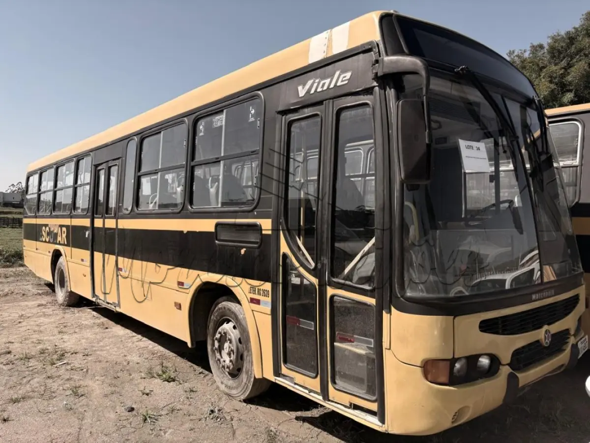 LOTE 024 - Ônibus