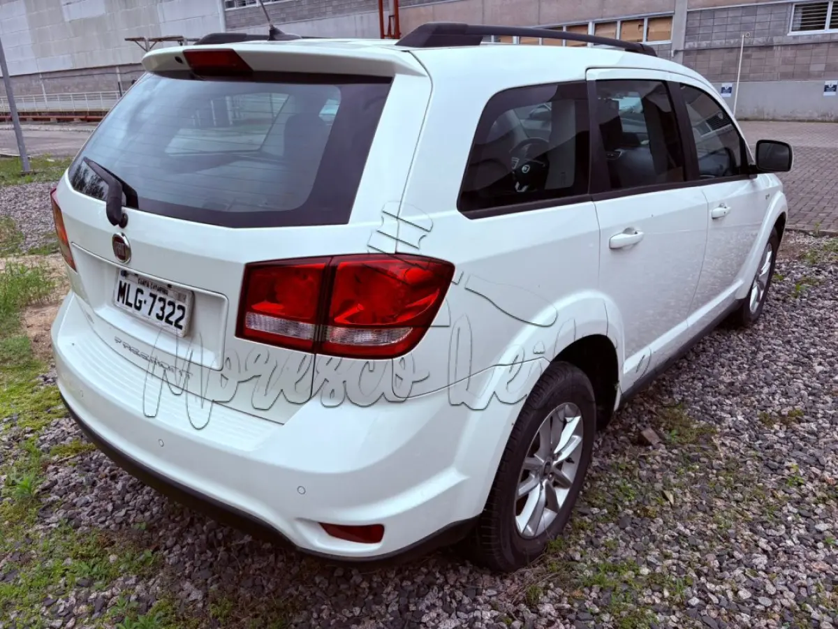 LOTE 004 - Automóvel