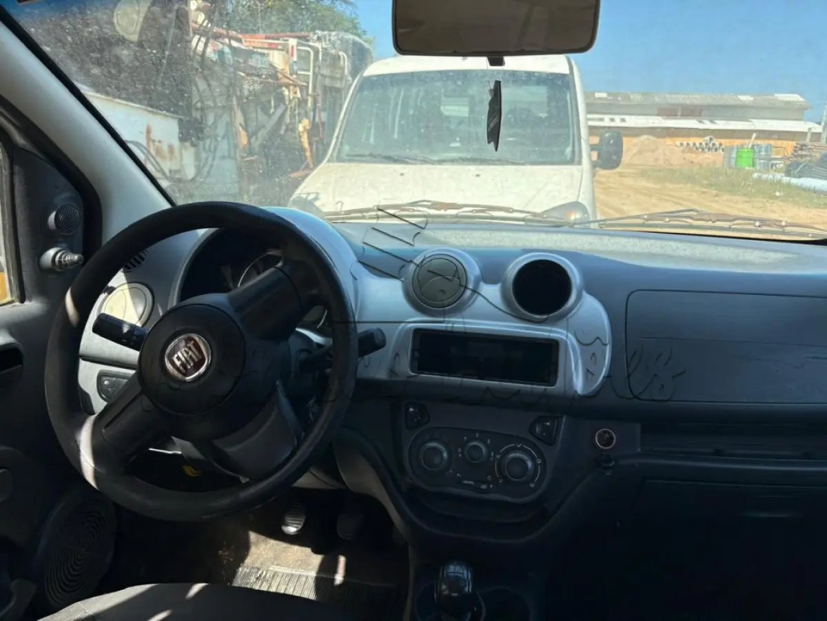 LOTE 009 - Automóvel