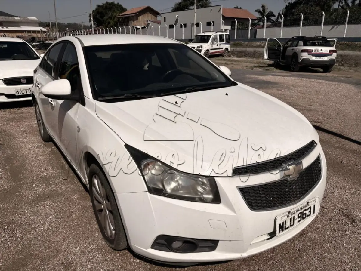 LOTE 017 - Automóvel