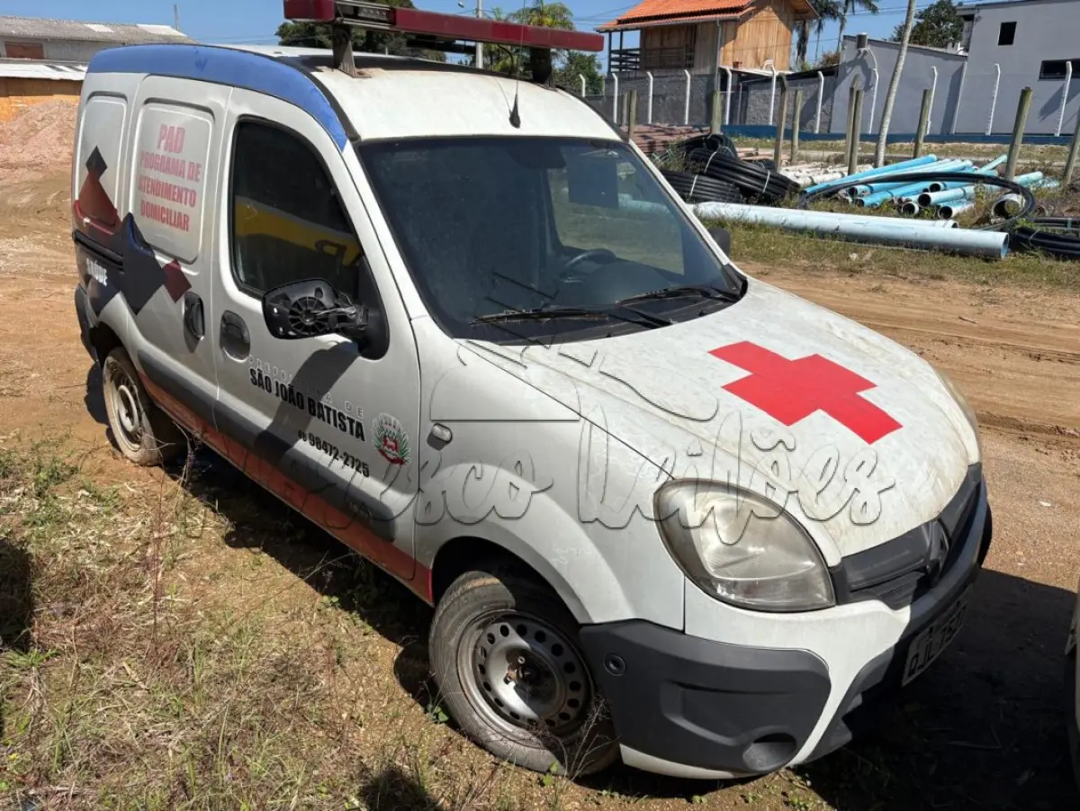 LOTE 006 - Automóvel