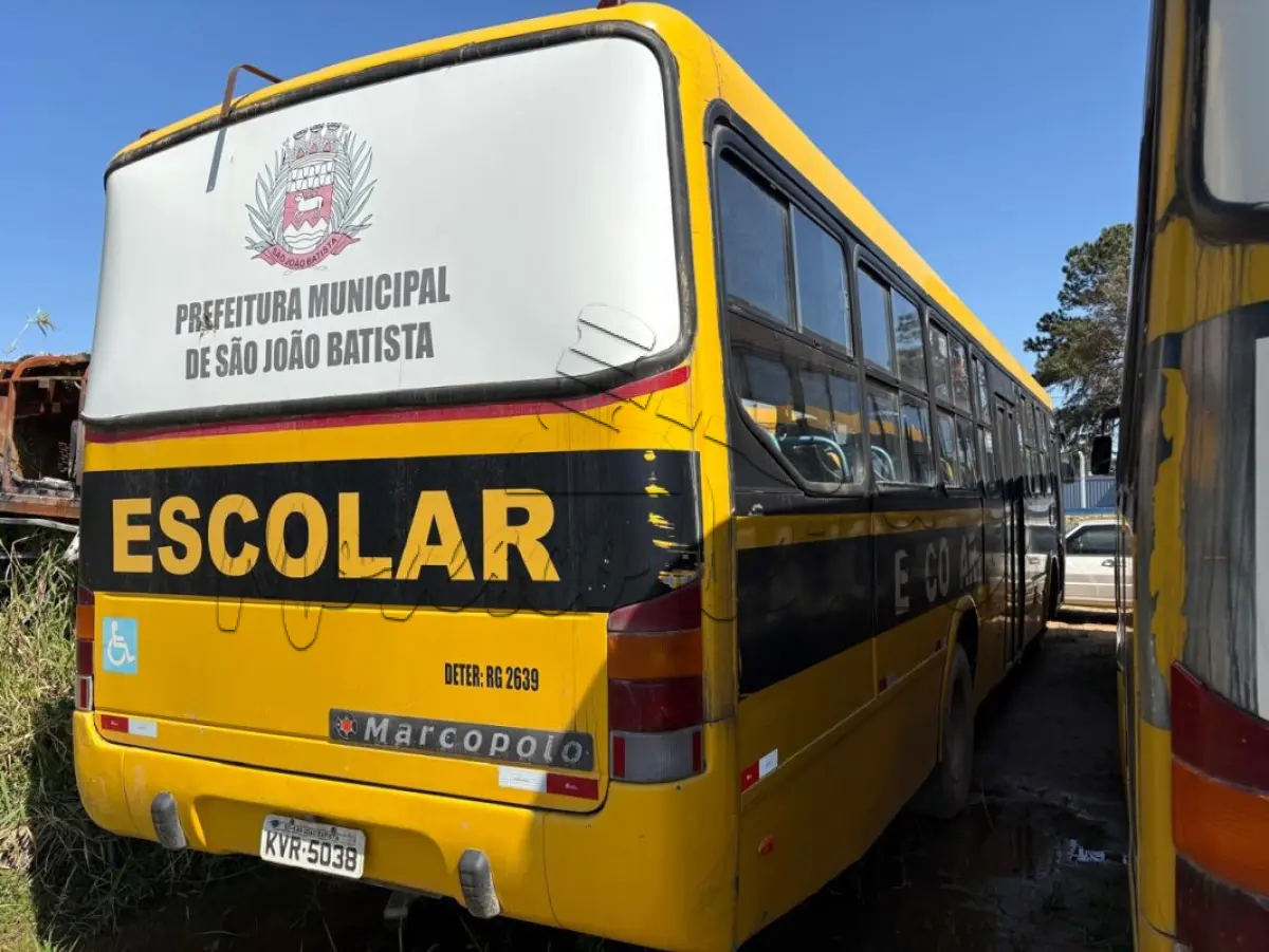 LOTE 023 - Ônibus