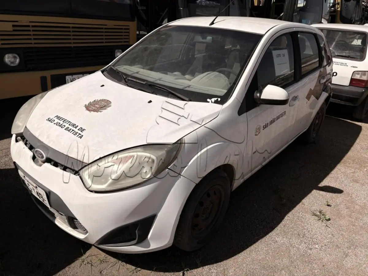 LOTE 016 - Automóvel