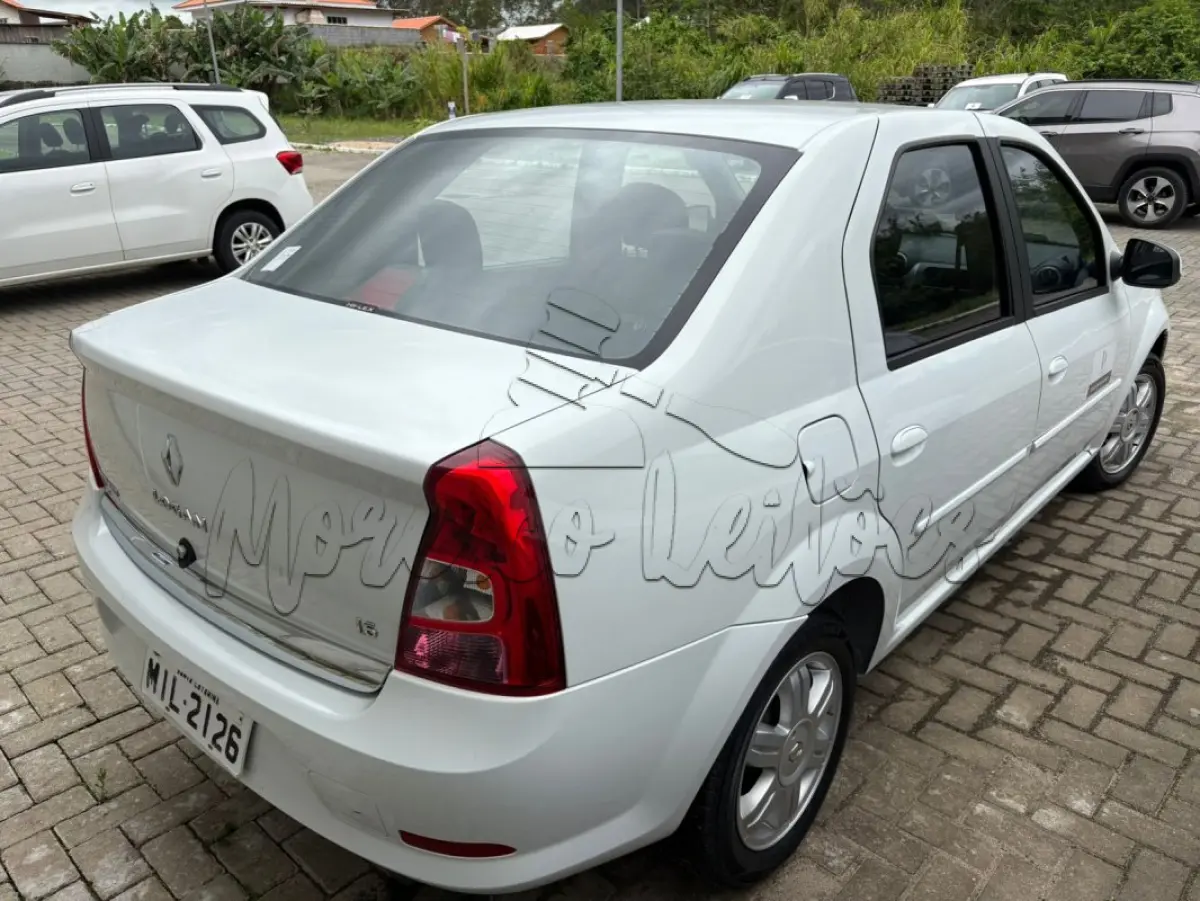 LOTE 008 - Automóvel