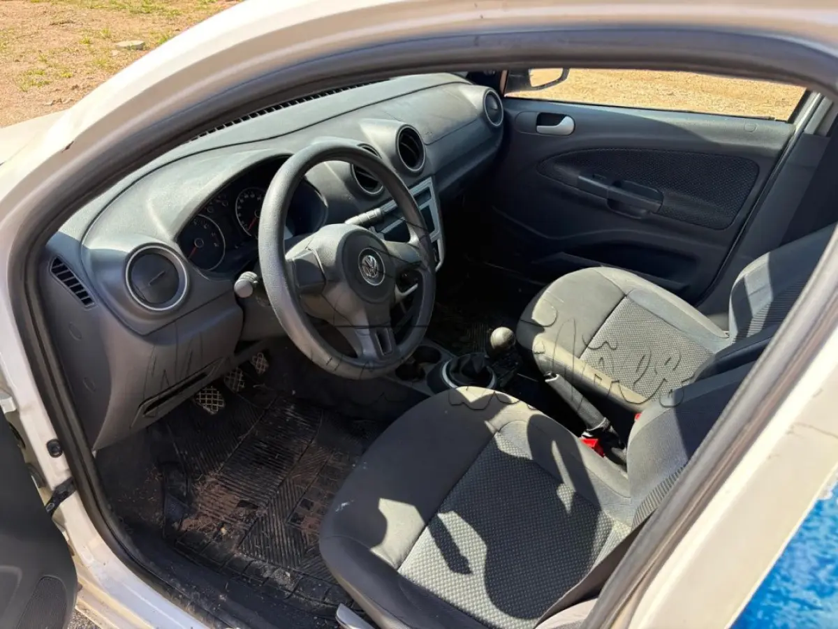 LOTE 018 - Automóvel