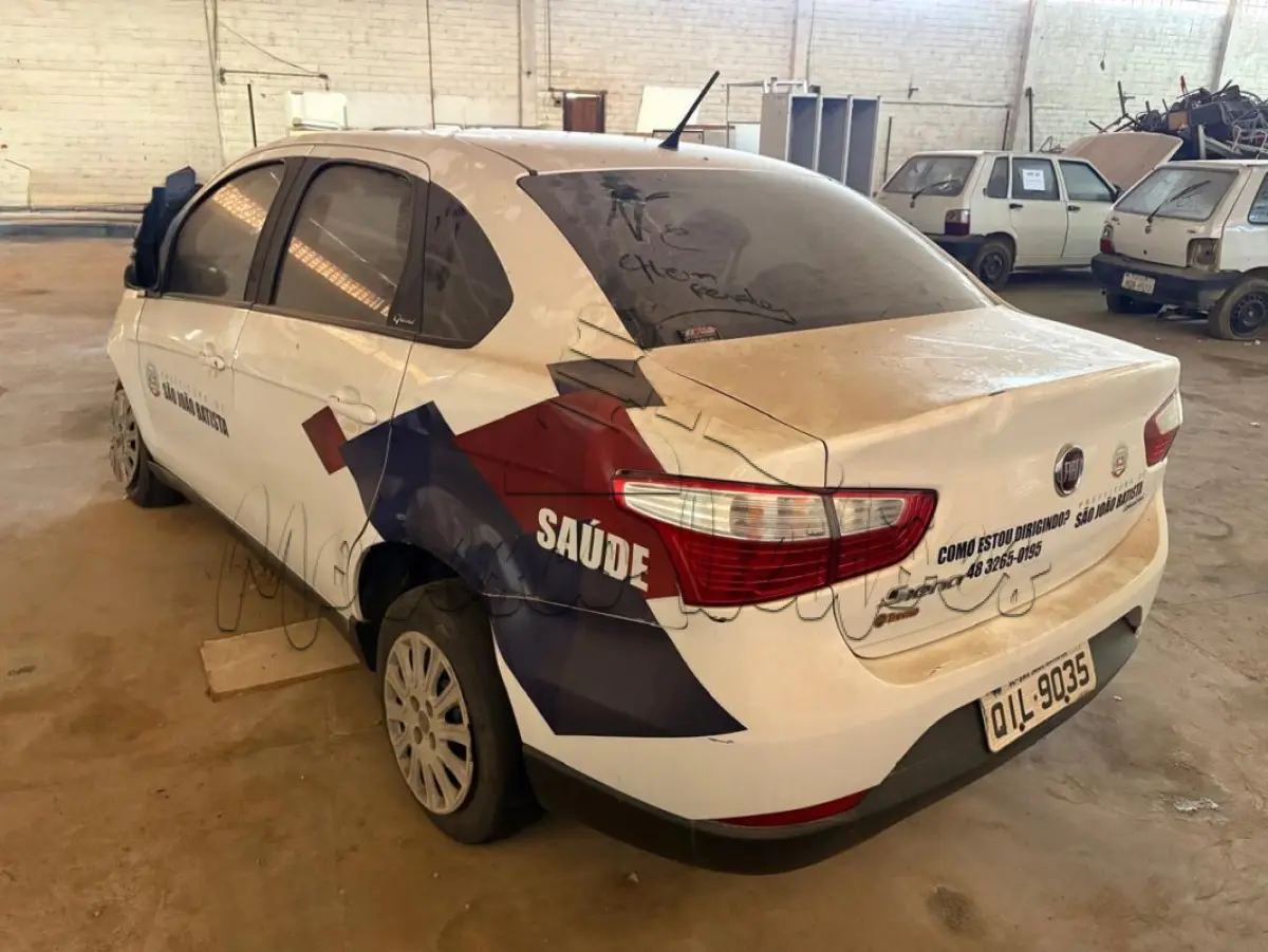 LOTE 005 - Automóvel