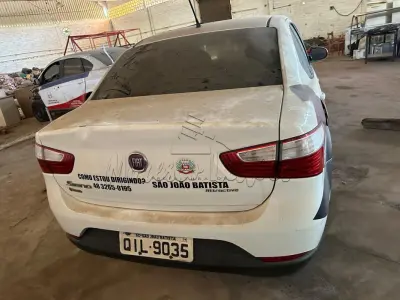 LOTE 005 - Automóvel