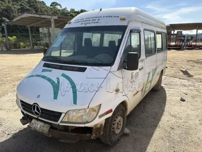 LOTE 004 - Van