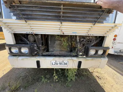 LOTE 011 - Ônibus