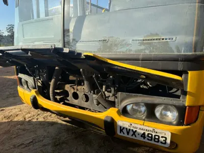 LOTE 024 - Ônibus