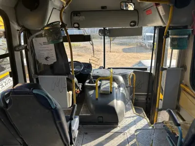 LOTE 023 - Ônibus