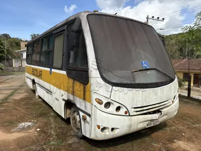 LOTE 008 - Ônibus
