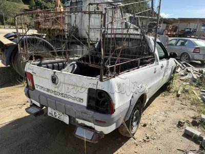 LOTE 013 - Picape