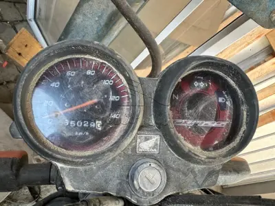 LOTE 003 - Motocicleta