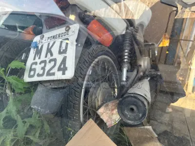 LOTE 004 - Motocicleta