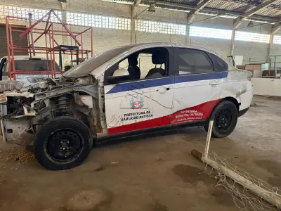 LOTE 001 - Automóvel
