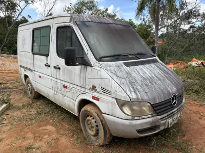 LOTE 001 - Van