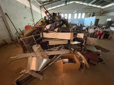 LOTE 031 - Mobiliários