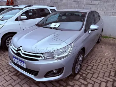 LOTE 003 - Automóvel