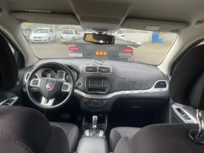 LOTE 004 - Automóvel