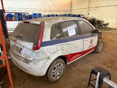LOTE 004 - Automóvel