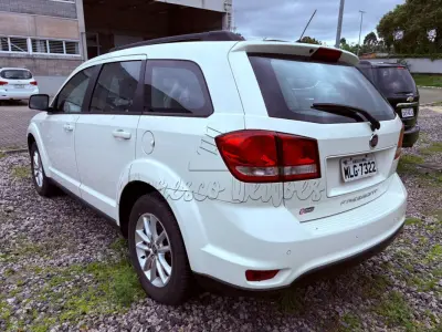 LOTE 004 - Automóvel