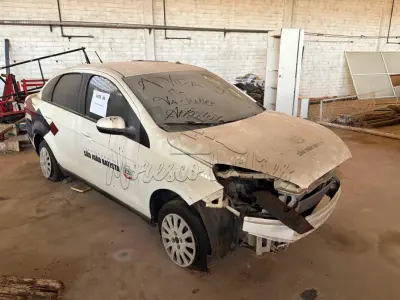 LOTE 005 - Automóvel